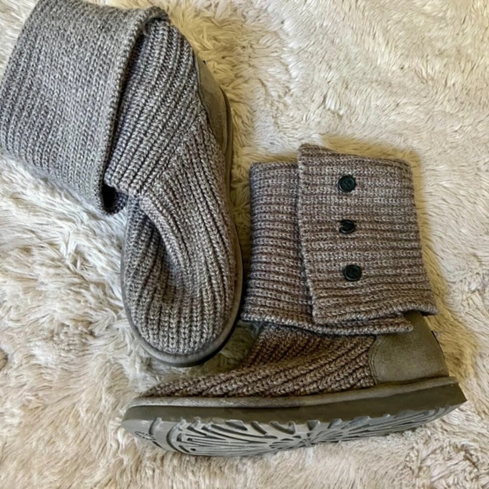 UGG Classic Cardy Knit Boots – Size 8